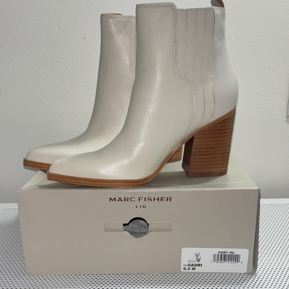 🆕 NWOT Marc Fisher Gadri Ivory Ankle Booties - Picture 8 of 8